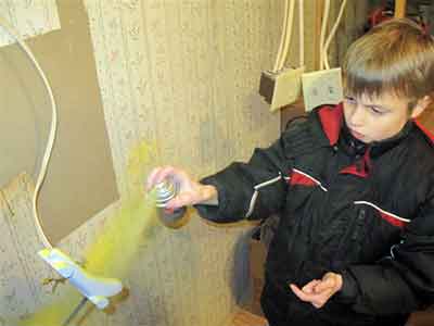 How to paint a pinewood derby car.